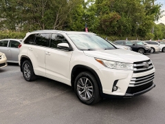 Used 2018  Toyota Highlander V6 FWD &lpar;Natl&rpar; at Auto Finance Center near Matthews&comma; NC