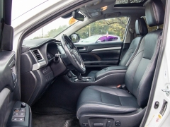 Used 2018  Toyota Highlander V6 FWD &lpar;Natl&rpar; at Auto Finance Center of Columbia near West Columbia&comma; SC