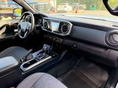 Used 2017  Toyota Tacoma Double Cab 5' Bed V6 4x4 &lpar;Natl&rpar; at Auto Finance Center near Matthews&comma; NC