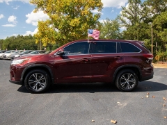 Used 2018  Toyota Highlander 4d SUV FWD LE at Auto Finance Center near Matthews, NC