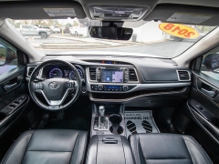 Used 2018  Toyota Highlander V6 FWD &lpar;Natl&rpar; at Auto Finance Center of Columbia near West Columbia&comma; SC