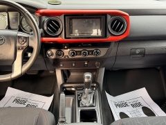 Used 2017  Toyota Tacoma Double Cab 5' Bed V6 4x4 &lpar;Natl&rpar; at Auto Finance Center near Matthews&comma; NC