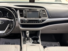 Used 2019  Toyota Highlander LE V6 FWD &lpar;Natl&rpar; at Auto Finance Center near Matthews&comma; NC