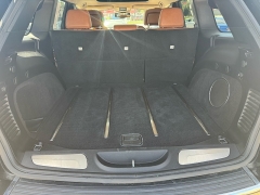 Used 2012  Jeep Grand Cherokee 4d SUV 4WD Overland at Carrikers Auto Outlet near Oskaloosa&comma; IA