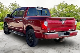 Used 2018  Nissan Titan 4WD Crew Cab SL at Carrikers Auto Outlet near Oskaloosa&comma; IA