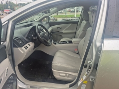 Used 2014  Toyota Venza 4d SUV AWD LE at Carrikers Auto Outlet near Oskaloosa&comma; IA