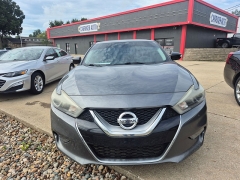 Used 2017  Nissan Maxima 4d Sedan SR at Carrikers Auto Outlet near Oskaloosa&comma; IA