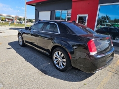 Used 2016  Chrysler 300 4d Sedan Limited AWD at Carrikers Auto Outlet near Oskaloosa&comma; IA