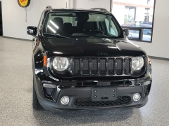 Used 2019  Jeep Renegade 4d SUV 4WD Latitude Altitude at Carrikers Auto Outlet near Oskaloosa&comma; IA