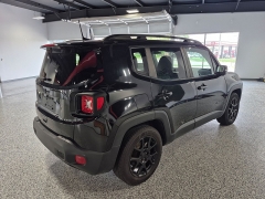 Used 2019  Jeep Renegade 4d SUV 4WD Latitude Altitude at Carrikers Auto Outlet near Oskaloosa&comma; IA