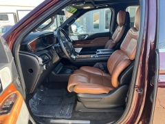 Used 2019 Lincoln Navigator 4d SUV 4WD Reserve at Carrikers Auto Outlet near Oskaloosa, IA