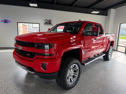 Used 2016 Chevrolet Silverado 1500 4WD Crew Cab LT Z71 at Carrikers Auto Outlet near Oskaloosa, IA