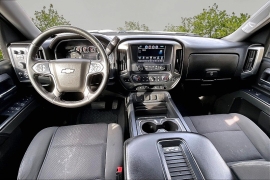 Used 2018  Chevrolet Silverado 1500 4WD Crew Cab LT at Carrikers Auto Outlet near Oskaloosa&comma; IA