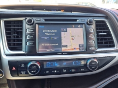 Used 2014  Toyota Highlander 4d SUV FWD XLE at Carrikers Auto Outlet near Oskaloosa&comma; IA