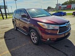 Used 2014  Toyota Highlander 4d SUV FWD XLE at Carrikers Auto Outlet near Oskaloosa&comma; IA