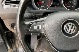 Used 2018  Volkswagen Tiguan 4d SUV SE at Carrikers Auto Outlet near Oskaloosa&comma; IA