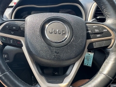 Used 2015  Jeep Cherokee 4d SUV 4WD Latitude V6 at Carrikers Auto Outlet near Oskaloosa&comma; IA