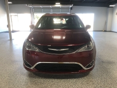 Used 2018  Chrysler Pacifica 4d Wagon Touring L at Carrikers Auto Outlet near Oskaloosa&comma; IA