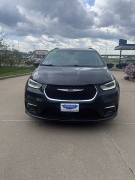 Used 2022  Chrysler Pacifica Touring L FWD at Carrikers Auto Outlet near Oskaloosa&comma; IA