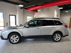 Used 2013  Subaru Outback 4d SUV i Premium CVT PZEV at Carrikers Auto Outlet near Oskaloosa&comma; IA