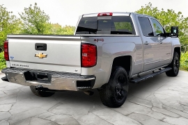 Used 2018  Chevrolet Silverado 1500 4WD Crew Cab LT at Carrikers Auto Outlet near Oskaloosa&comma; IA