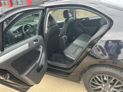 Used 2013  Volkswagen Jetta 4d Sedan SE Auto&sol;PZEV at Carrikers Auto Outlet near Oskaloosa&comma; IA