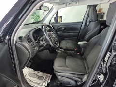 Used 2019  Jeep Renegade 4d SUV 4WD Latitude Altitude at Carrikers Auto Outlet near Oskaloosa&comma; IA