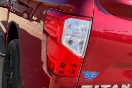 Used 2018  Nissan Titan 4WD Crew Cab SL at Carrikers Auto Outlet near Oskaloosa&comma; IA