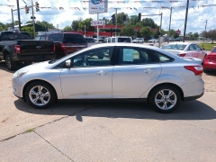 Used 2014 Ford Focus 4d Sedan SE at Carrikers Auto Outlet near Oskaloosa, IA