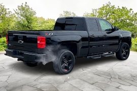 Used 2018  Chevrolet Silverado 1500 4WD Double Cab LT Z71 at Carrikers Auto Outlet near Oskaloosa&comma; IA