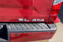 Used 2018  Nissan Titan 4WD Crew Cab SL at Carrikers Auto Outlet near Oskaloosa&comma; IA