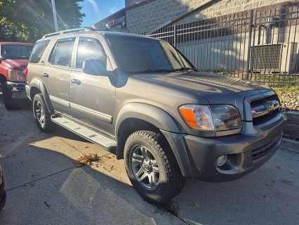 Used 2005 Toyota Sequoia 4d SUV RWD SR5 at Carrikers Auto Outlet near Oskaloosa, IA