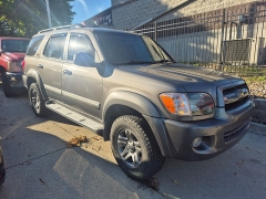  2005 Toyota Sequoia 4d SUV RWD SR5 at Carrikers Auto Outlet near Oskaloosa&comma; IA
