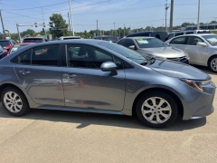 Used 2020  Toyota Corolla 4d Sedan LE at Carrikers Auto Outlet near Oskaloosa&comma; IA