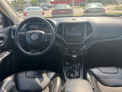 Used 2020  Jeep Cherokee 4d SUV 4WD Latitude Plus Altitude 2&period;0L at Carrikers Auto Outlet near Oskaloosa&comma; IA