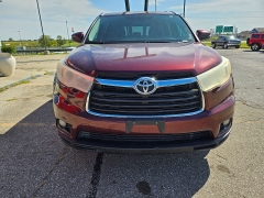 Used 2014  Toyota Highlander 4d SUV FWD XLE at Carrikers Auto Outlet near Oskaloosa&comma; IA