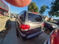 Used 2005  Toyota Sequoia 4d SUV RWD SR5 at Carrikers Auto Outlet near Oskaloosa&comma; IA