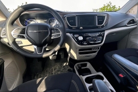 Used 2023  Chrysler Voyager LX FWD at Carrikers Auto Outlet near Oskaloosa&comma; IA