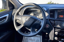 Used 2020  Nissan Pathfinder 4d SUV FWD S at Carrikers Auto Outlet near Oskaloosa&comma; IA