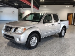 Used 2015  Nissan Frontier 4WD Crew Cab SV 6spd at Carrikers Auto Outlet near Oskaloosa&comma; IA