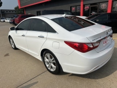 Used 2013  Hyundai Sonata 4d Sedan SE at Carrikers Auto Outlet near Oskaloosa&comma; IA