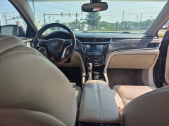 Used 2013  Cadillac XTS 4d Sedan at Carrikers Auto Outlet near Oskaloosa&comma; IA