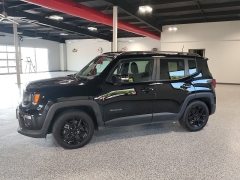 Used 2019  Jeep Renegade 4d SUV 4WD Latitude Altitude at Carrikers Auto Outlet near Oskaloosa&comma; IA