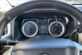 Used 2018  Nissan Titan 4WD Crew Cab SL at Carrikers Auto Outlet near Oskaloosa&comma; IA