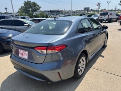 Used 2020  Toyota Corolla 4d Sedan LE at Carrikers Auto Outlet near Oskaloosa&comma; IA