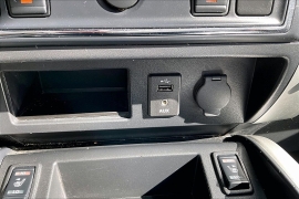 Used 2018  Nissan Titan 4WD Crew Cab SL at Carrikers Auto Outlet near Oskaloosa&comma; IA