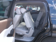 Used 2023 GMC Acadia AWD 4dr SLE at Carrikers Auto Outlet near Oskaloosa, IA