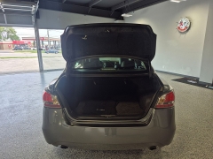 Used 2015  Nissan Altima 4d Sedan SL 2&period;5L at Carrikers Auto Outlet near Oskaloosa&comma; IA