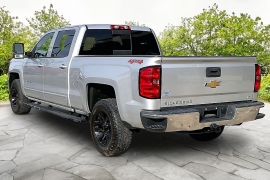 Used 2018  Chevrolet Silverado 1500 4WD Crew Cab LT at Carrikers Auto Outlet near Oskaloosa&comma; IA