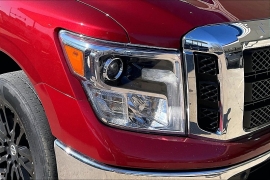 Used 2018  Nissan Titan 4WD Crew Cab SL at Carrikers Auto Outlet near Oskaloosa&comma; IA